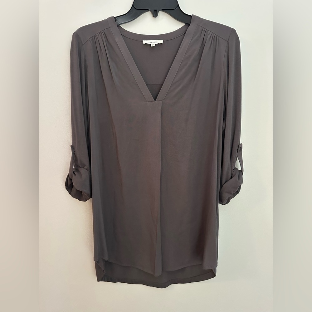 Pleione Anthropologie Charcoal V-Neck Blouse Small EUC
